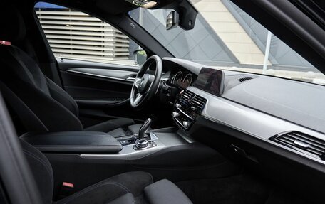 BMW 5 серия, 2018 год, 2 948 000 рублей, 6 фотография