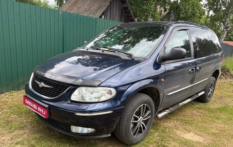Chrysler Voyager IV, 2001 год, 750 000 рублей, 2 фотография
