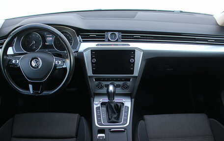 Volkswagen Passat B8 рестайлинг, 2018 год, 1 690 000 рублей, 17 фотография