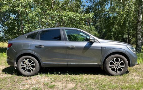 Renault Arkana I, 2022 год, 2 200 000 рублей, 10 фотография