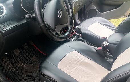 KIA Rio III рестайлинг, 2015 год, 890 000 рублей, 6 фотография