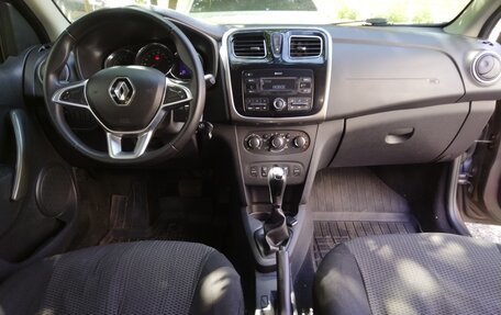 Renault Logan II, 2018 год, 850 000 рублей, 3 фотография