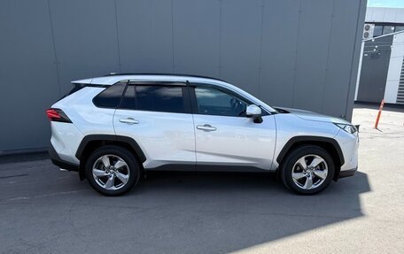 Toyota RAV4, 2022 год, 3 490 000 рублей, 4 фотография