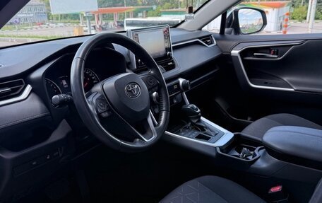 Toyota RAV4, 2022 год, 3 490 000 рублей, 10 фотография