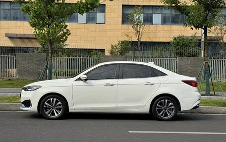 Ford Escort, 2023 год, 1 069 003 рублей, 3 фотография