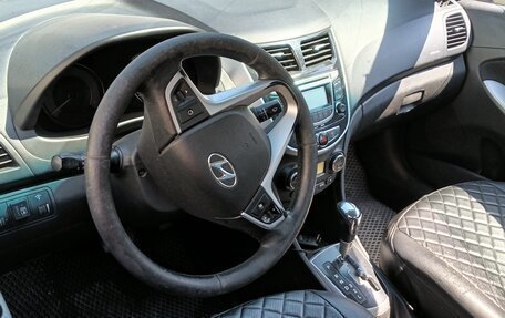 Hyundai Solaris II рестайлинг, 2011 год, 470 000 рублей, 2 фотография
