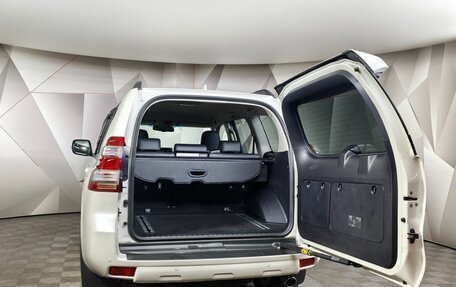 Toyota Land Cruiser Prado 150 рестайлинг 2, 2017 год, 4 550 000 рублей, 11 фотография