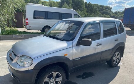Chevrolet Niva I рестайлинг, 2010 год, 450 000 рублей, 5 фотография
