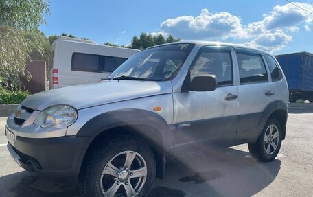 Chevrolet Niva I рестайлинг, 2010 год, 450 000 рублей, 2 фотография