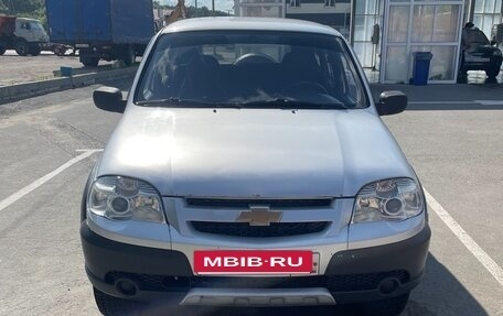 Chevrolet Niva I рестайлинг, 2010 год, 450 000 рублей, 4 фотография