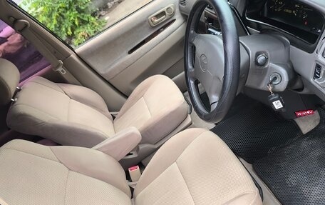 Toyota Ipsum II, 2000 год, 649 000 рублей, 14 фотография