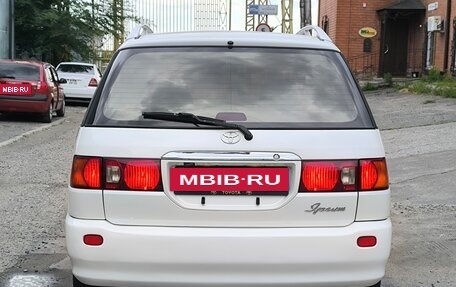 Toyota Ipsum II, 2000 год, 649 000 рублей, 10 фотография