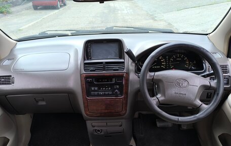 Toyota Ipsum II, 2000 год, 649 000 рублей, 20 фотография
