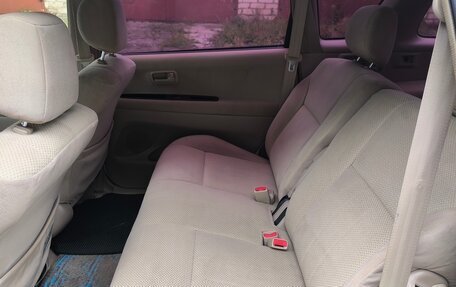 Toyota Ipsum II, 2000 год, 649 000 рублей, 19 фотография