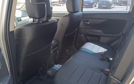Mitsubishi Outlander III рестайлинг 3, 2014 год, 1 400 000 рублей, 12 фотография