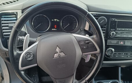 Mitsubishi Outlander III рестайлинг 3, 2014 год, 1 400 000 рублей, 10 фотография