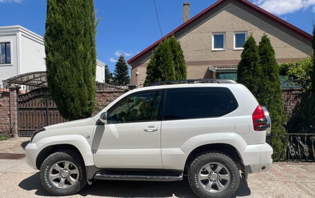 Toyota Land Cruiser Prado 120 рестайлинг, 2004 год, 1 700 000 рублей, 4 фотография