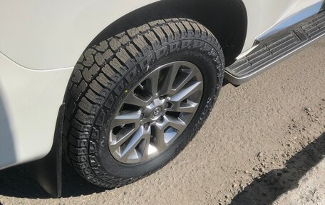 Toyota Land Cruiser Prado 150 рестайлинг 2, 2019 год, 5 700 000 рублей, 3 фотография