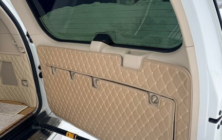 Toyota Land Cruiser Prado 150 рестайлинг 2, 2019 год, 5 700 000 рублей, 4 фотография