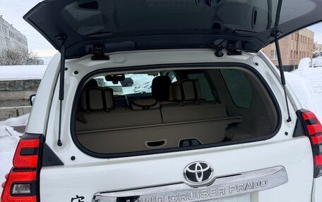 Toyota Land Cruiser Prado 150 рестайлинг 2, 2019 год, 5 700 000 рублей, 8 фотография