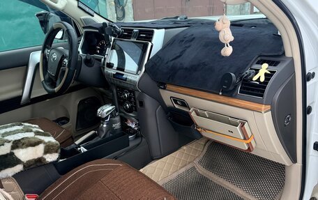 Toyota Land Cruiser Prado 150 рестайлинг 2, 2019 год, 5 700 000 рублей, 17 фотография