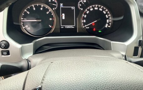 Toyota Land Cruiser Prado 150 рестайлинг 2, 2019 год, 5 700 000 рублей, 31 фотография