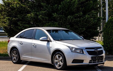 Chevrolet Cruze II, 2010 год, 695 000 рублей, 3 фотография
