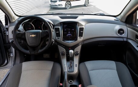 Chevrolet Cruze II, 2010 год, 695 000 рублей, 16 фотография