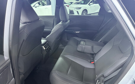 Lexus RX IV рестайлинг, 2023 год, 9 240 000 рублей, 13 фотография