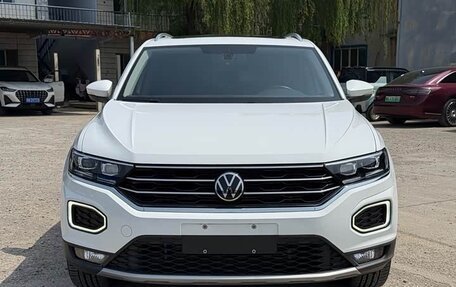 Volkswagen T-Roc I, 2022 год, 1 360 098 рублей, 2 фотография