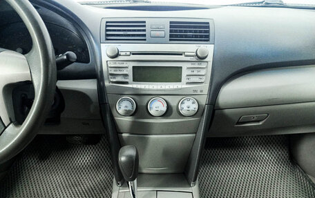 Toyota Camry, 2010 год, 895 000 рублей, 19 фотография