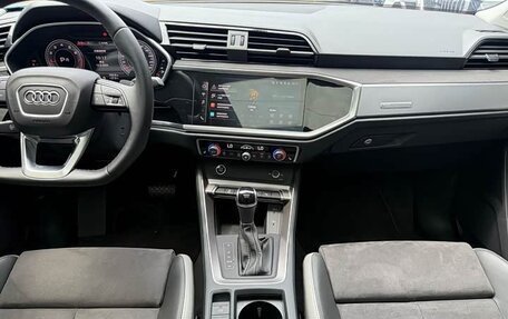 Audi Q3, 2022 год, 2 050 000 рублей, 10 фотография