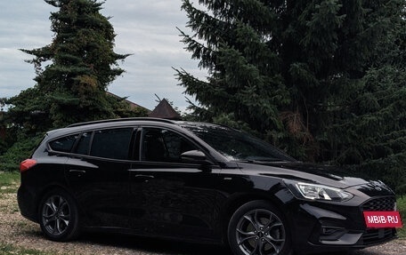 Ford Focus IV, 2019 год, 1 450 000 рублей, 3 фотография