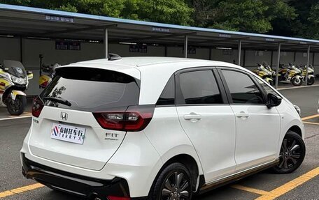 Honda Fit, 2022 год, 990 000 рублей, 6 фотография