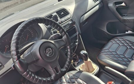 Volkswagen Polo VI (EU Market), 2011 год, 300 000 рублей, 11 фотография