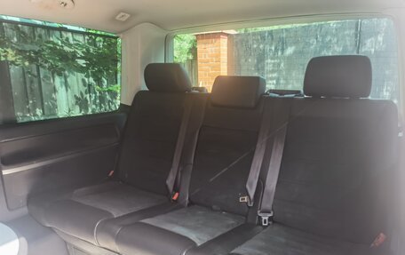 Volkswagen Multivan T6 рестайлинг, 2019 год, 5 200 000 рублей, 14 фотография