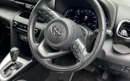 Toyota Yaris Cross, 2023 год, 2 500 000 рублей, 2 фотография