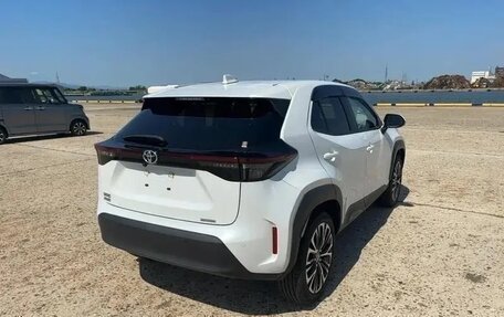 Toyota Yaris Cross, 2023 год, 2 500 000 рублей, 8 фотография