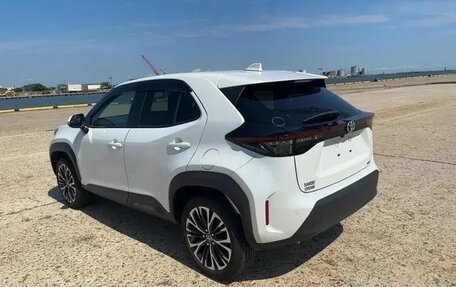 Toyota Yaris Cross, 2023 год, 2 500 000 рублей, 9 фотография