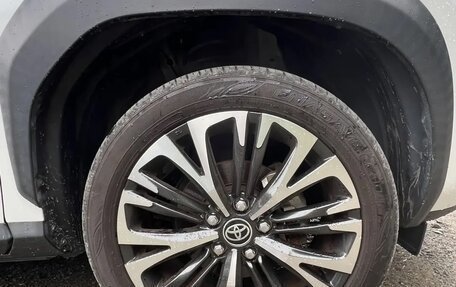 Toyota Yaris Cross, 2023 год, 2 500 000 рублей, 4 фотография