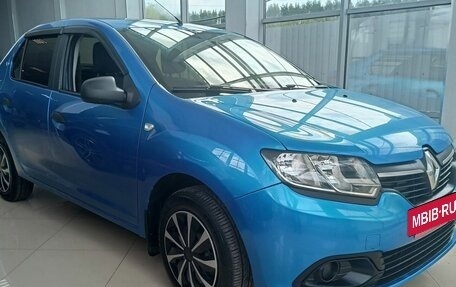 Renault Logan II, 2017 год, 499 000 рублей, 2 фотография