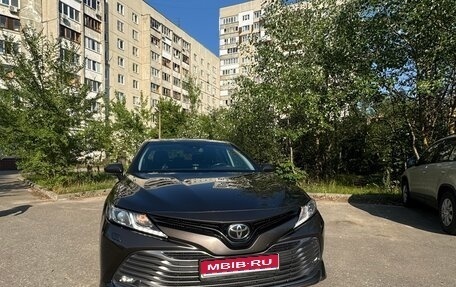 Toyota Camry, 2018 год, 2 800 000 рублей, 1 фотография