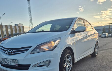 Hyundai Solaris II рестайлинг, 2016 год, 985 000 рублей, 1 фотография