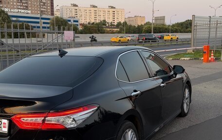 Toyota Camry, 2019 год, 2 650 000 рублей, 3 фотография