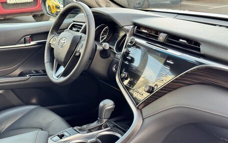 Toyota Camry, 2019 год, 2 650 000 рублей, 8 фотография
