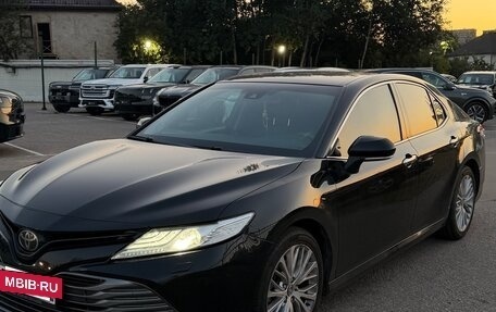 Toyota Camry, 2019 год, 2 650 000 рублей, 2 фотография