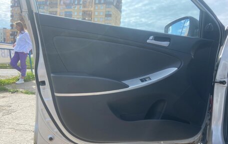 Hyundai Solaris II рестайлинг, 2013 год, 260 000 рублей, 11 фотография