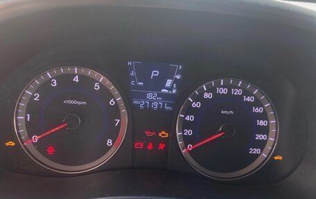 Hyundai Solaris II рестайлинг, 2013 год, 260 000 рублей, 12 фотография