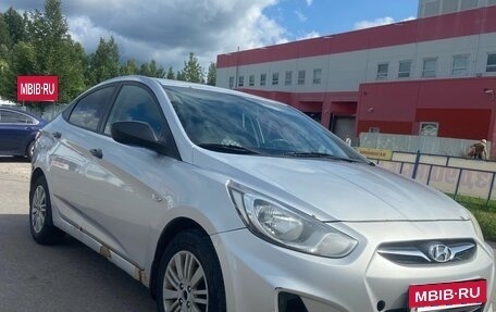 Hyundai Solaris II рестайлинг, 2013 год, 260 000 рублей, 2 фотография