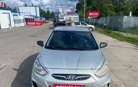Hyundai Solaris II рестайлинг, 2013 год, 260 000 рублей, 15 фотография